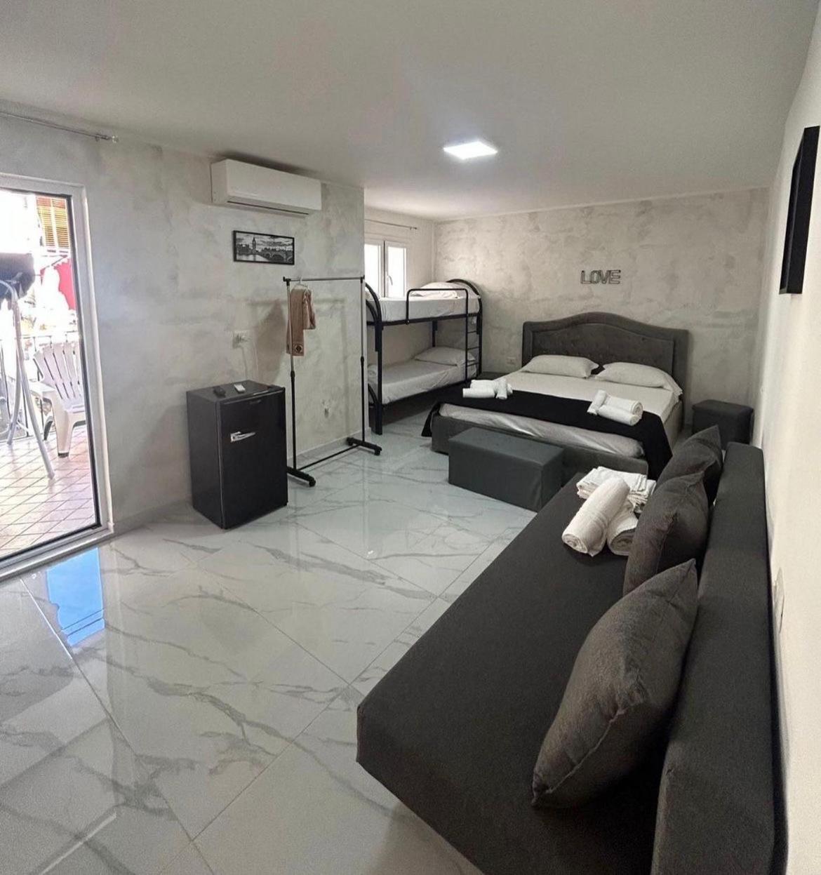 Terrazza Luxury Valentino Apartamento Nápoles Exterior foto