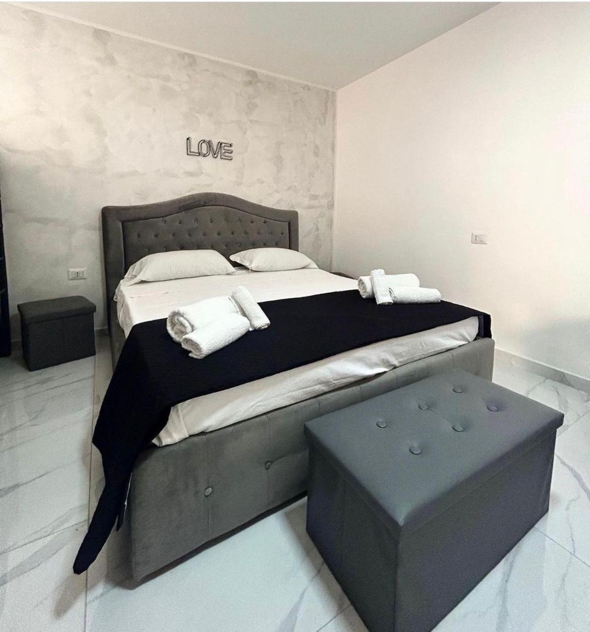 Terrazza Luxury Valentino Apartamento Nápoles Exterior foto