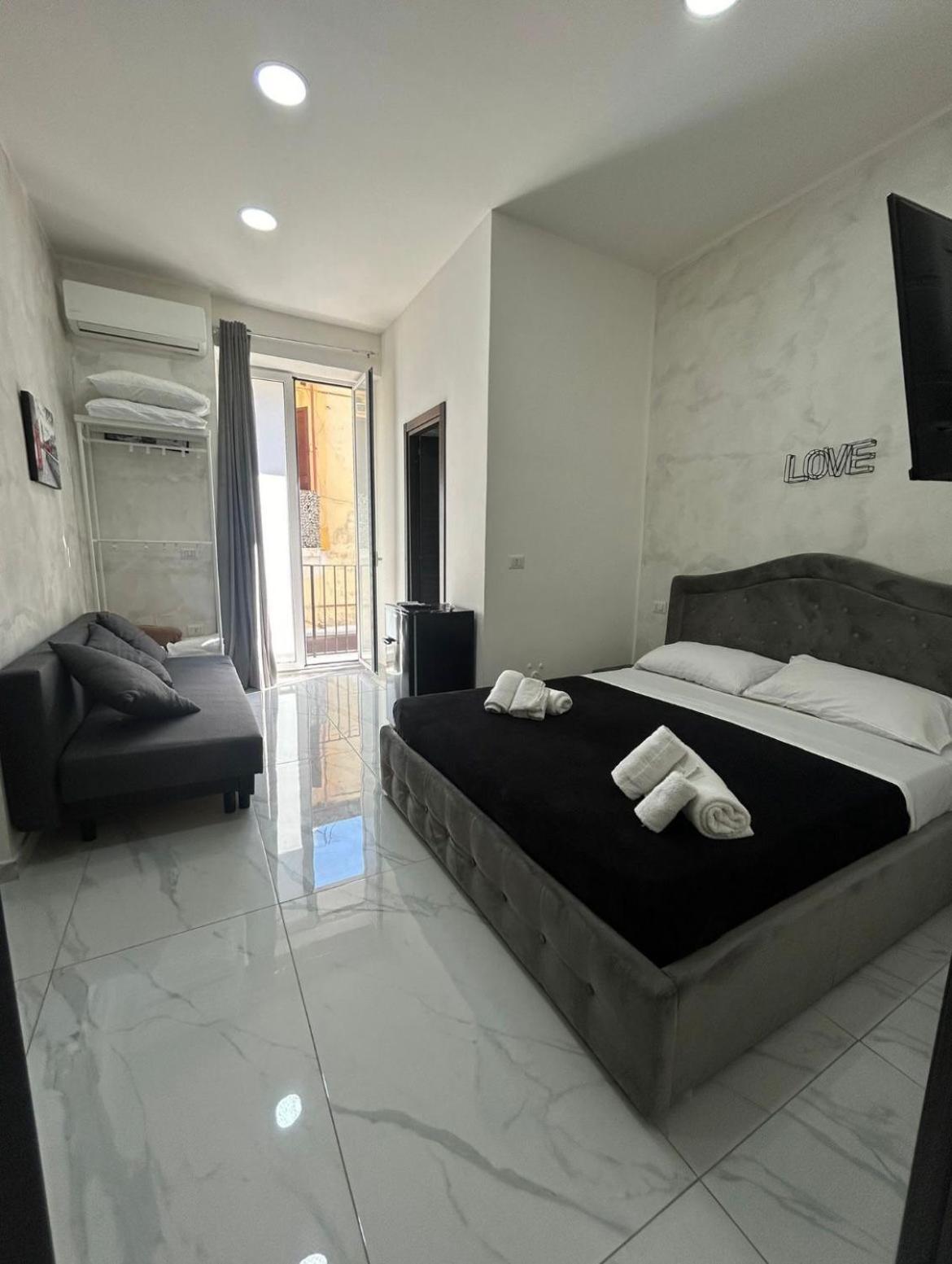 Terrazza Luxury Valentino Apartamento Nápoles Exterior foto