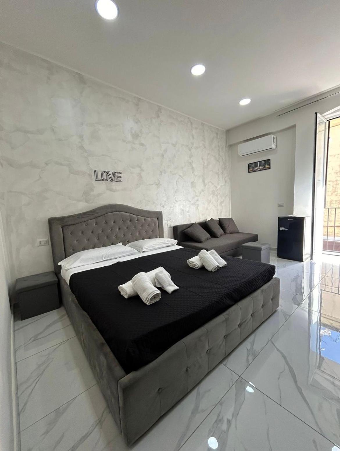Terrazza Luxury Valentino Apartamento Nápoles Exterior foto