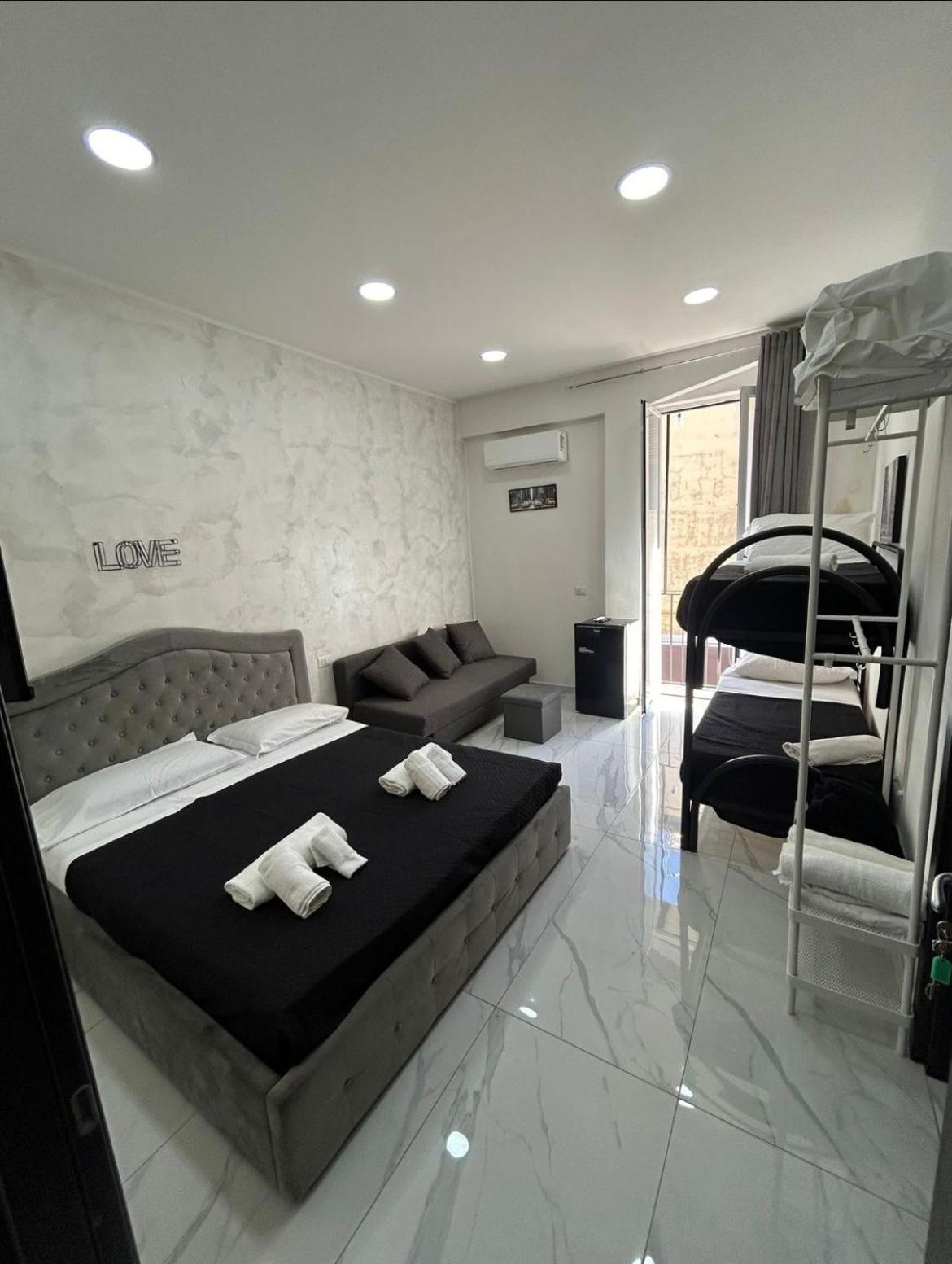 Terrazza Luxury Valentino Apartamento Nápoles Exterior foto